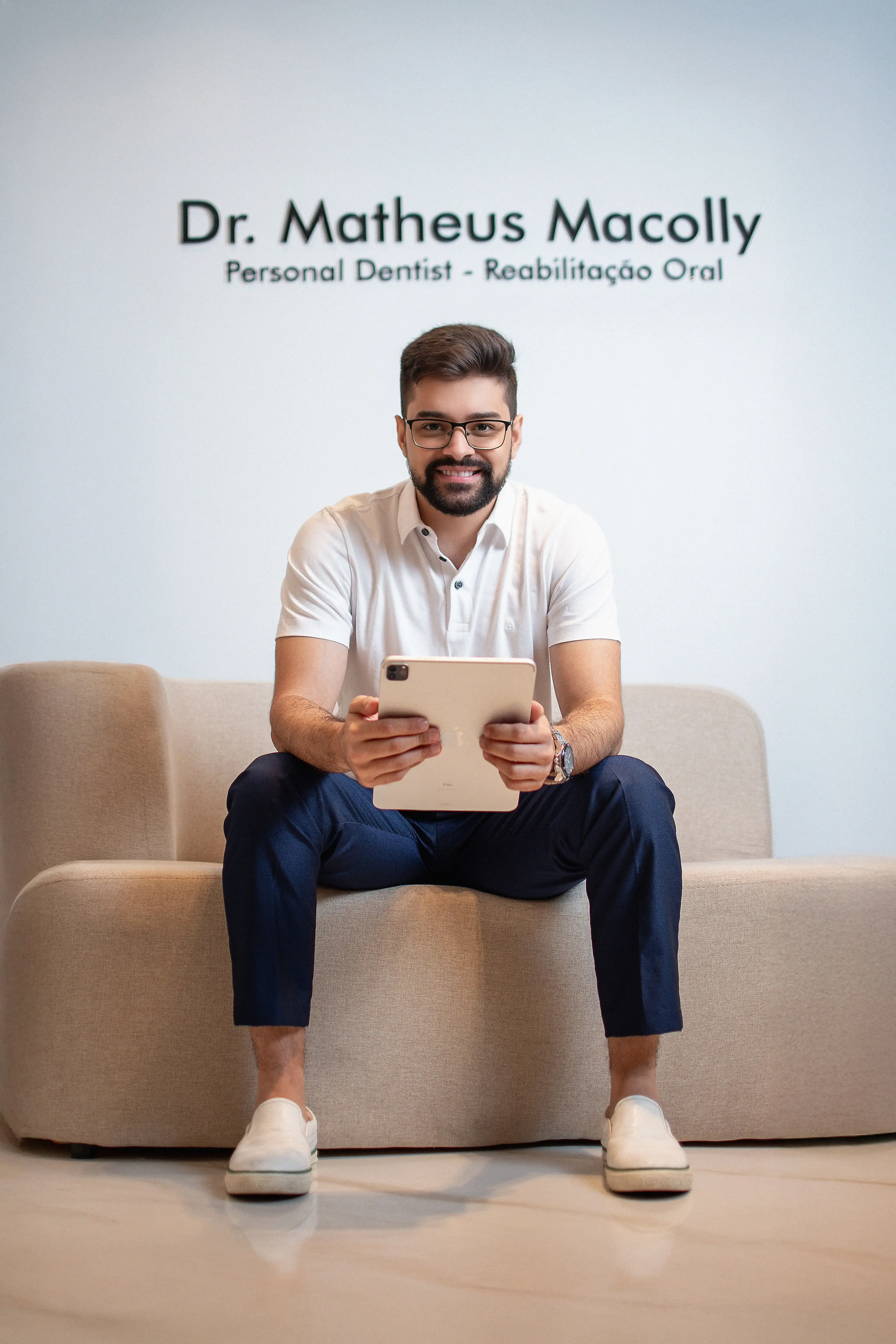 Dr. Matheus Macolly